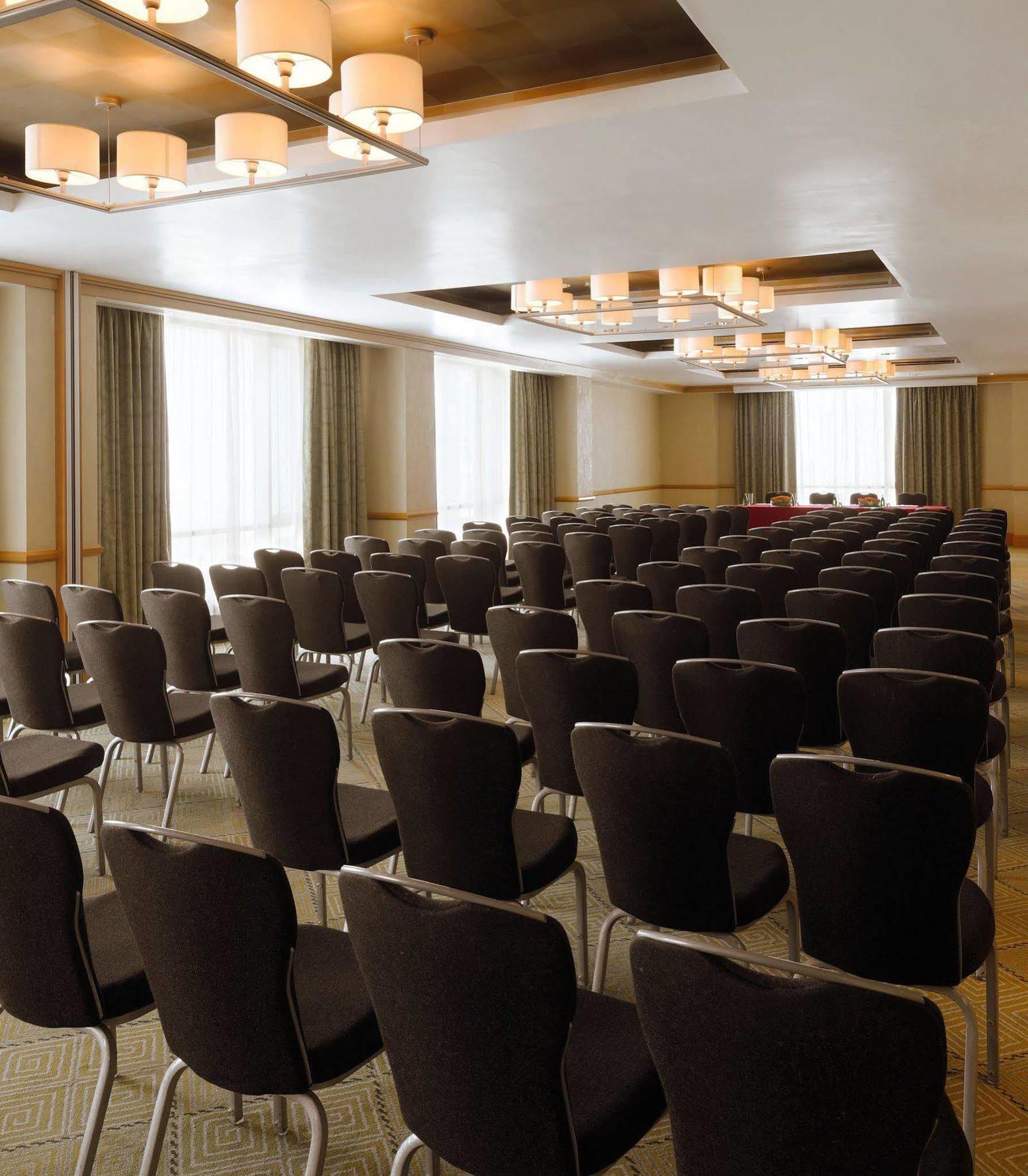 Courtyard By Marriott Kuwait City Exterior foto